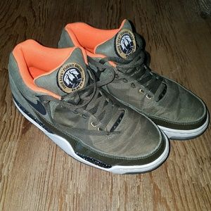 | Nike | 1315 flight squad shoes